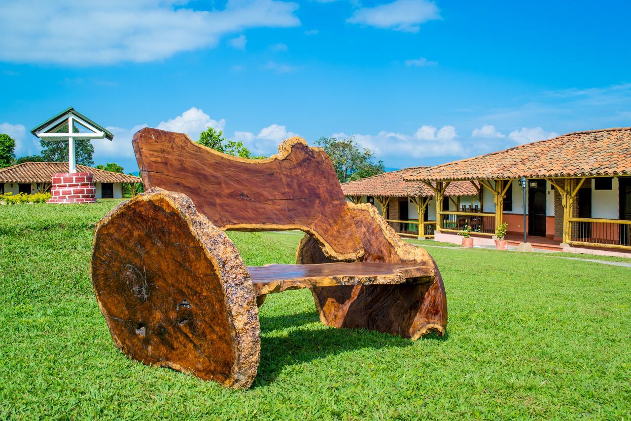 Hotel Campestre Montecarlo Montenegro Bagian luar foto